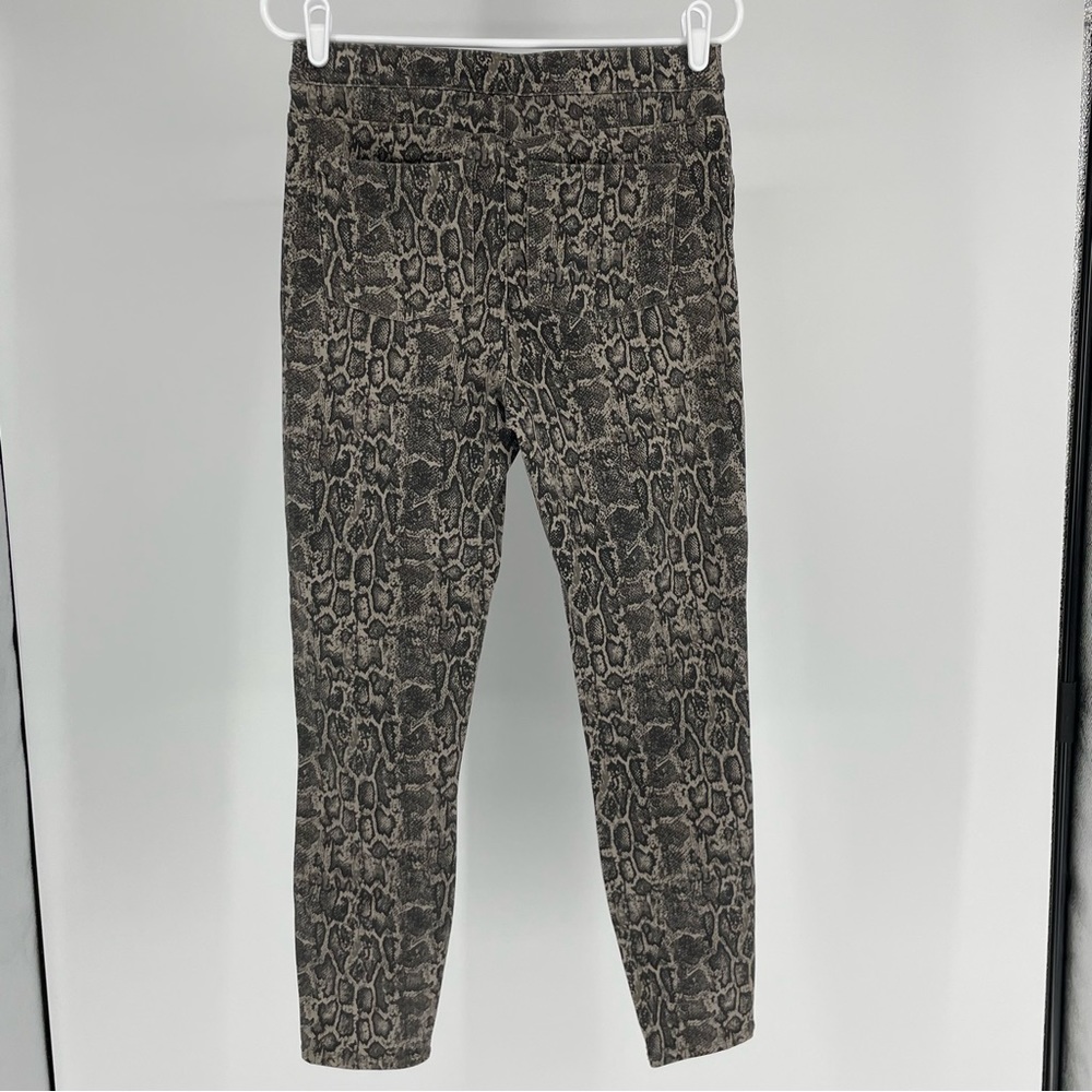 SPANX Snake Print Leggings in Gray and Black - Picture 3 of 11